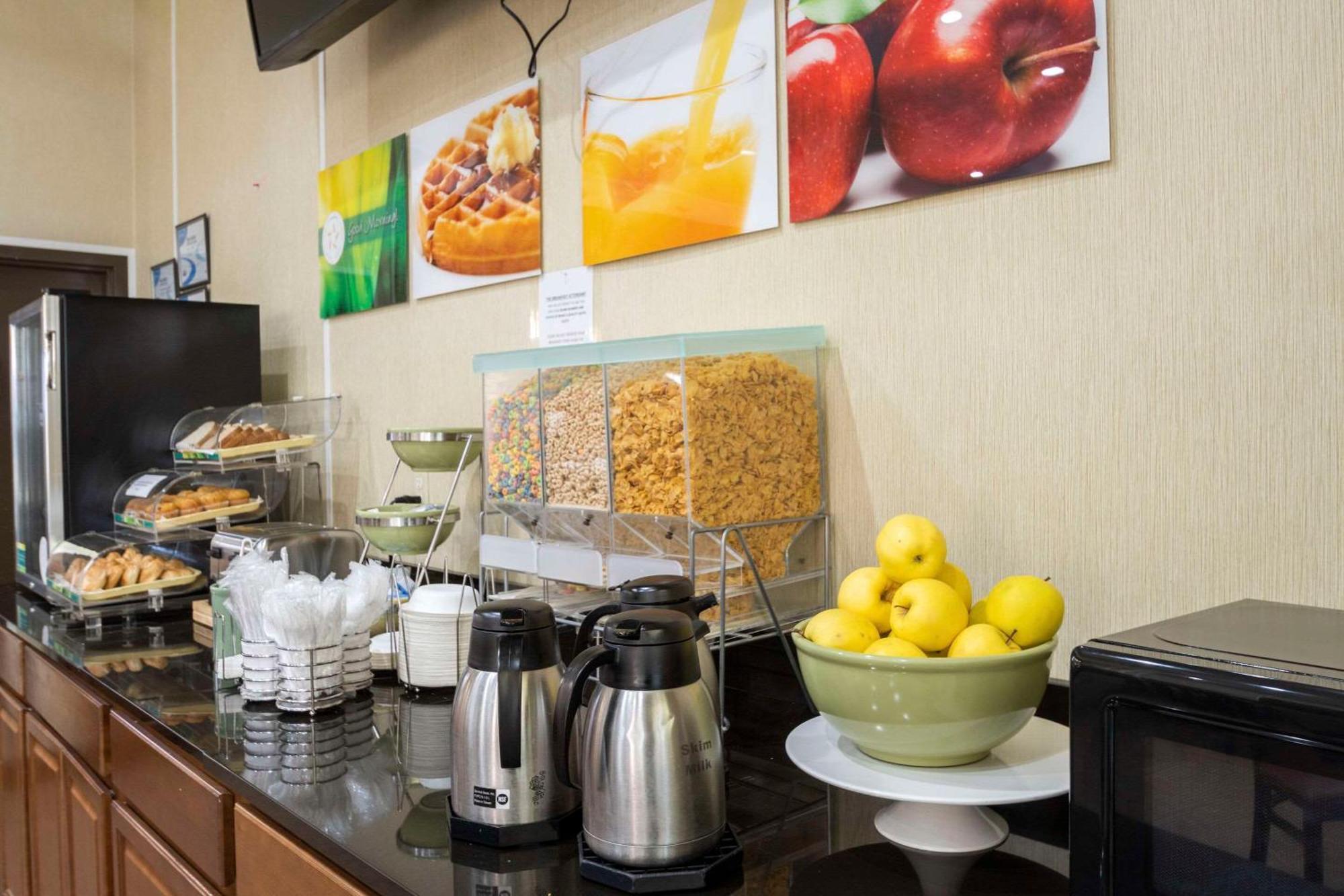 Quality Suites Hickory South Екстер'єр фото
