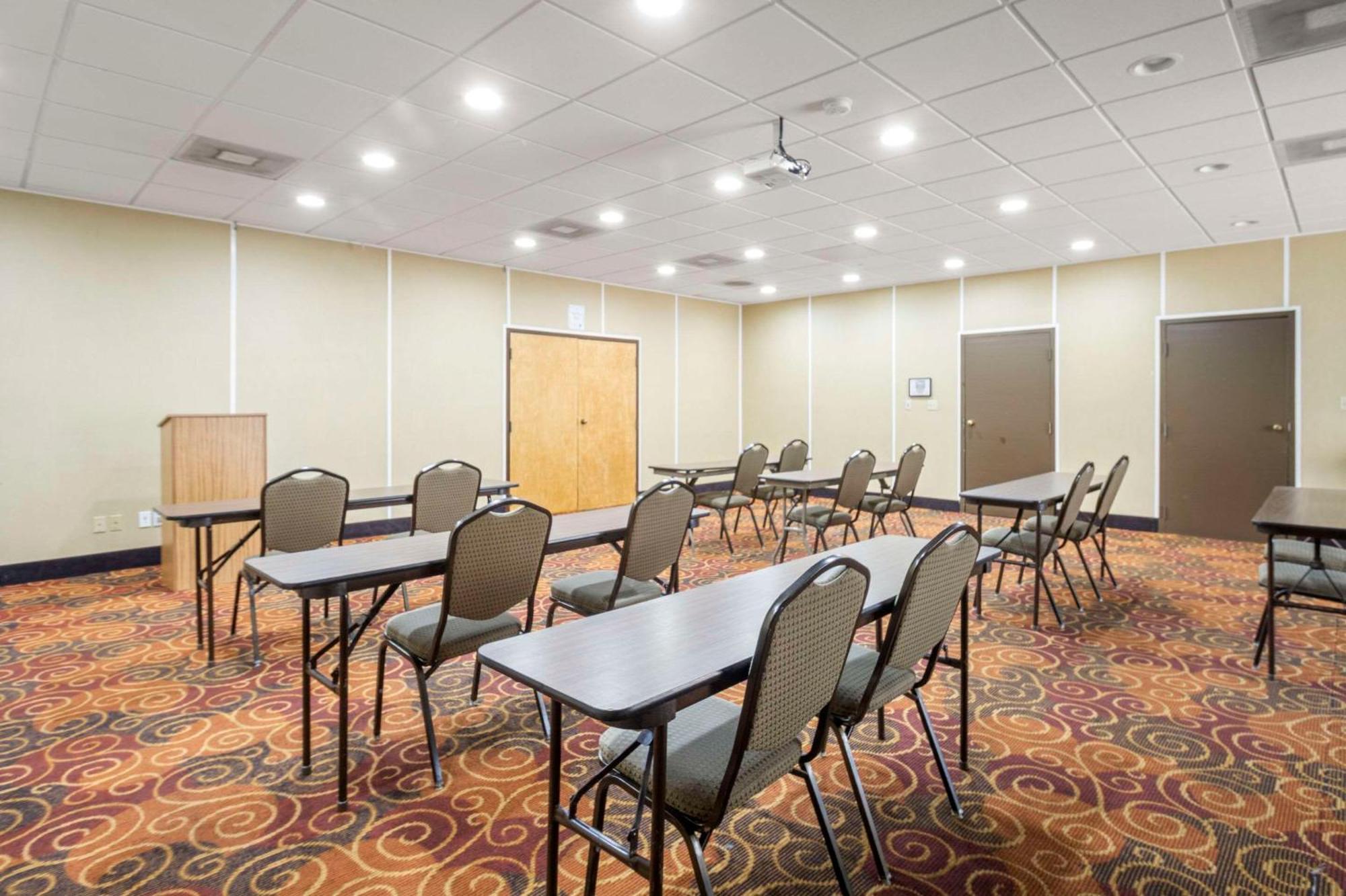 Quality Suites Hickory South Екстер'єр фото