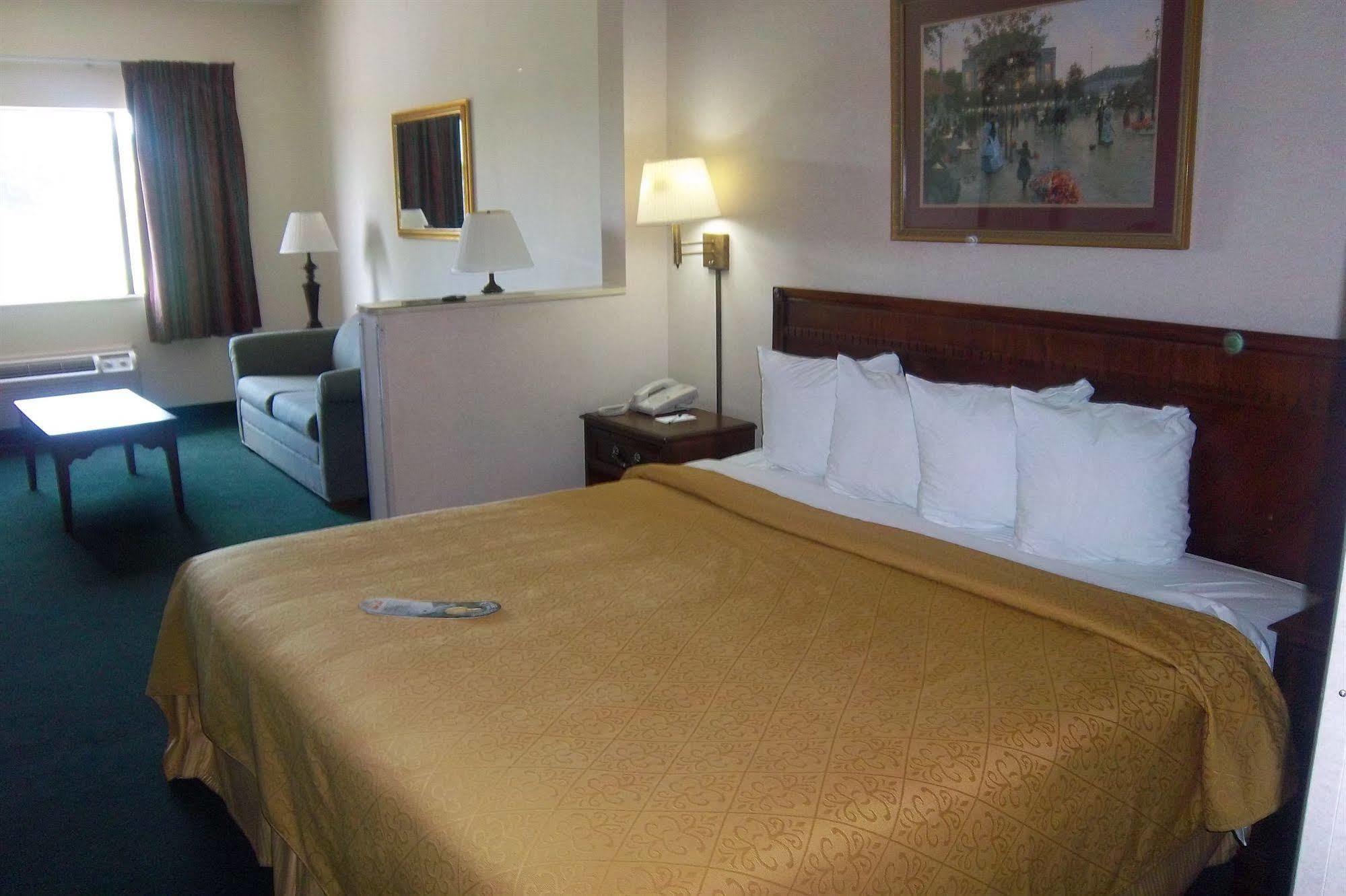 Quality Suites Hickory South Екстер'єр фото