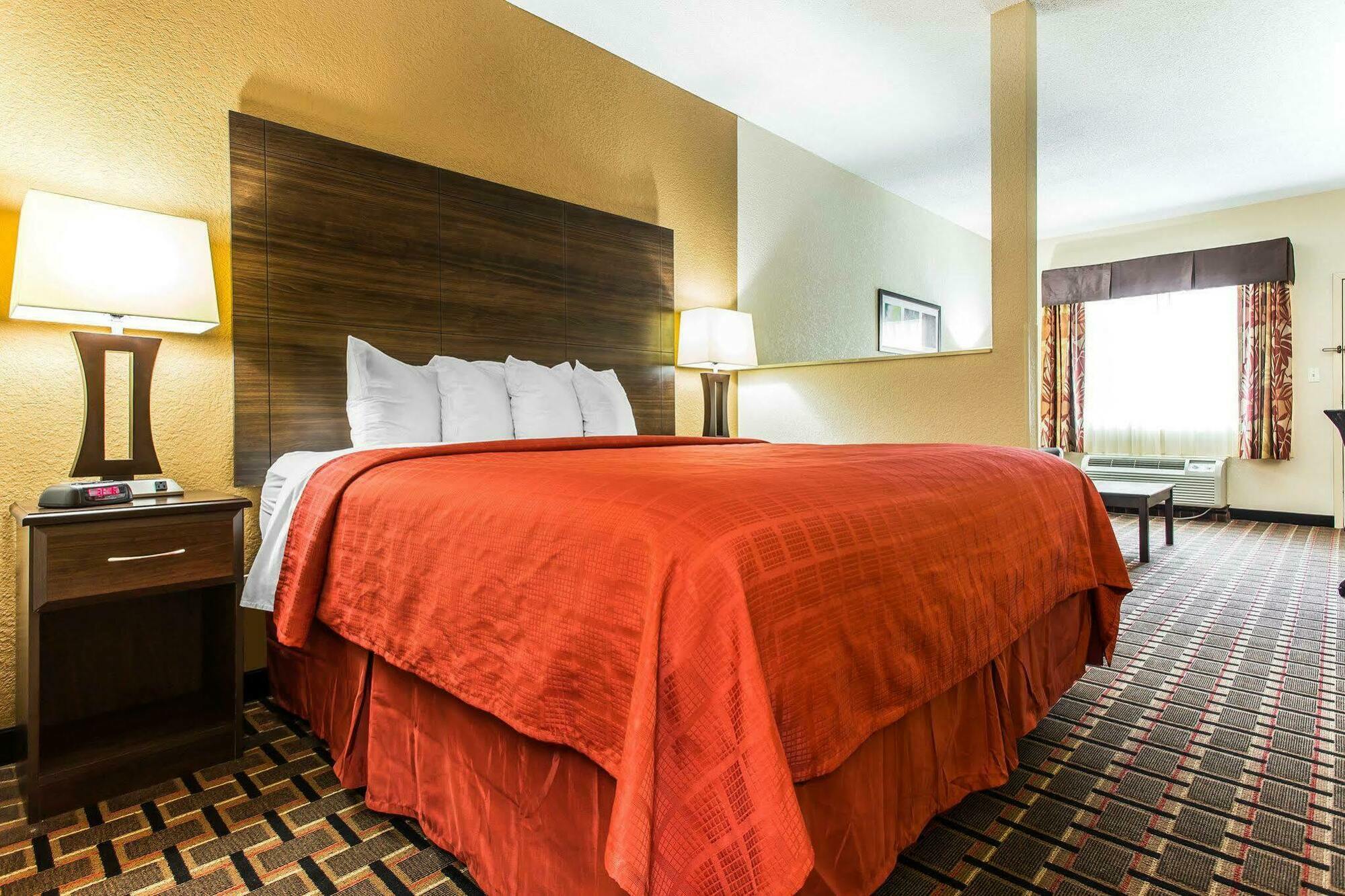 Quality Suites Hickory South Екстер'єр фото