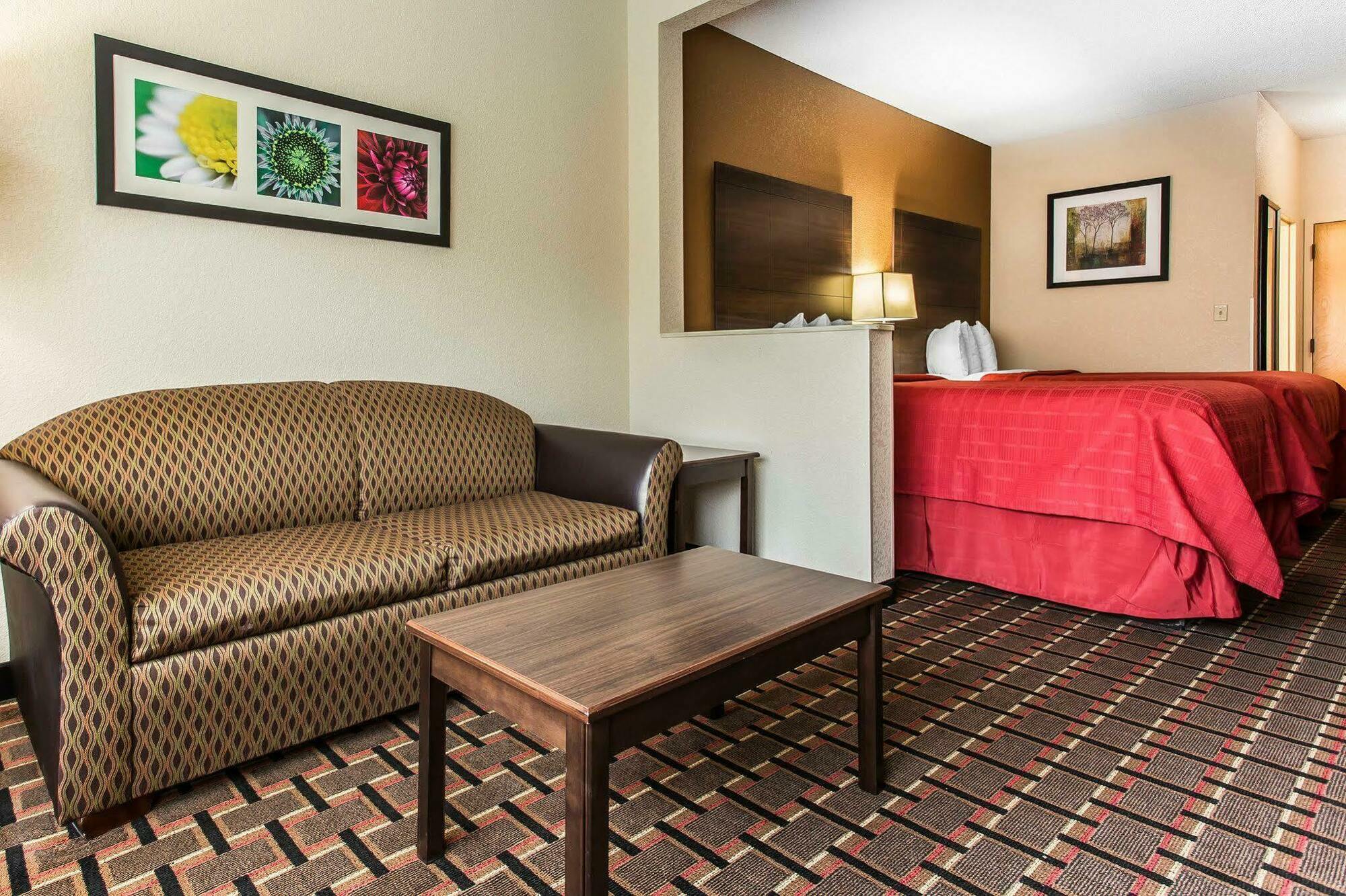 Quality Suites Hickory South Екстер'єр фото